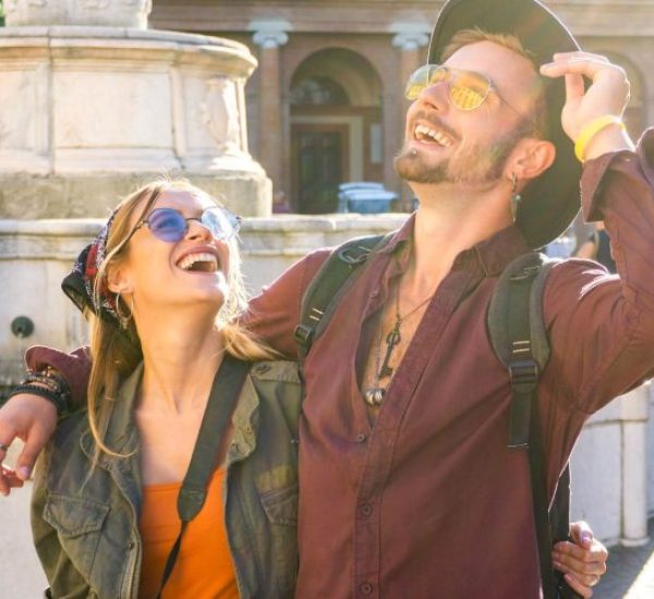couple-in-love-traveling